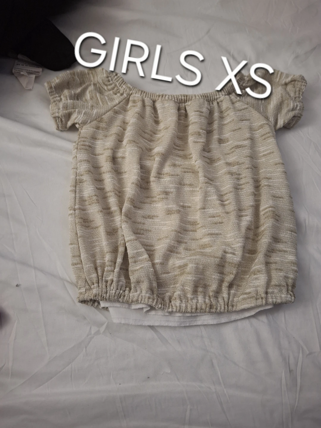 Girls XS Off-Shoulder Top