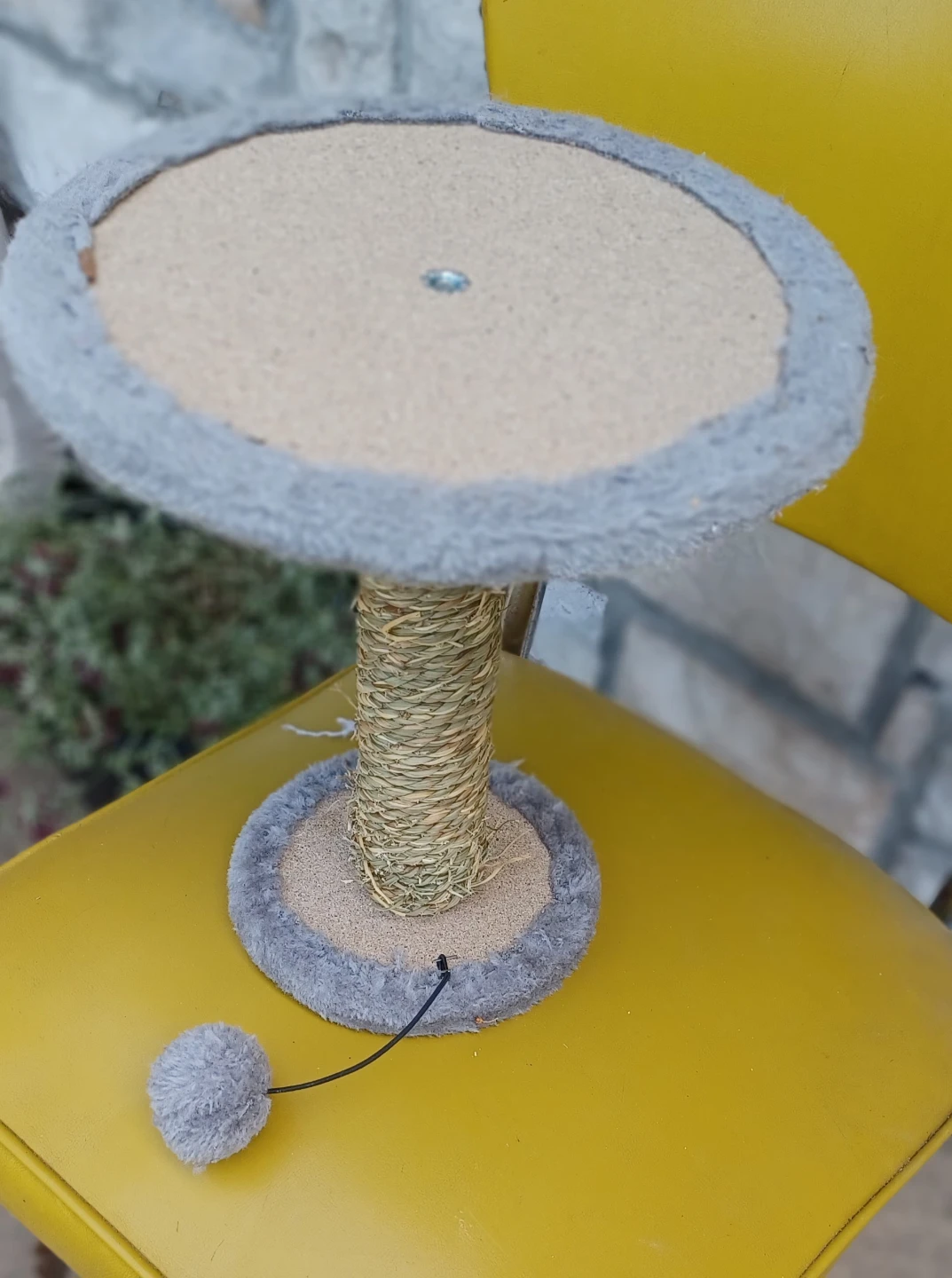 Small Cat Scratching Post with Toy - photo 3