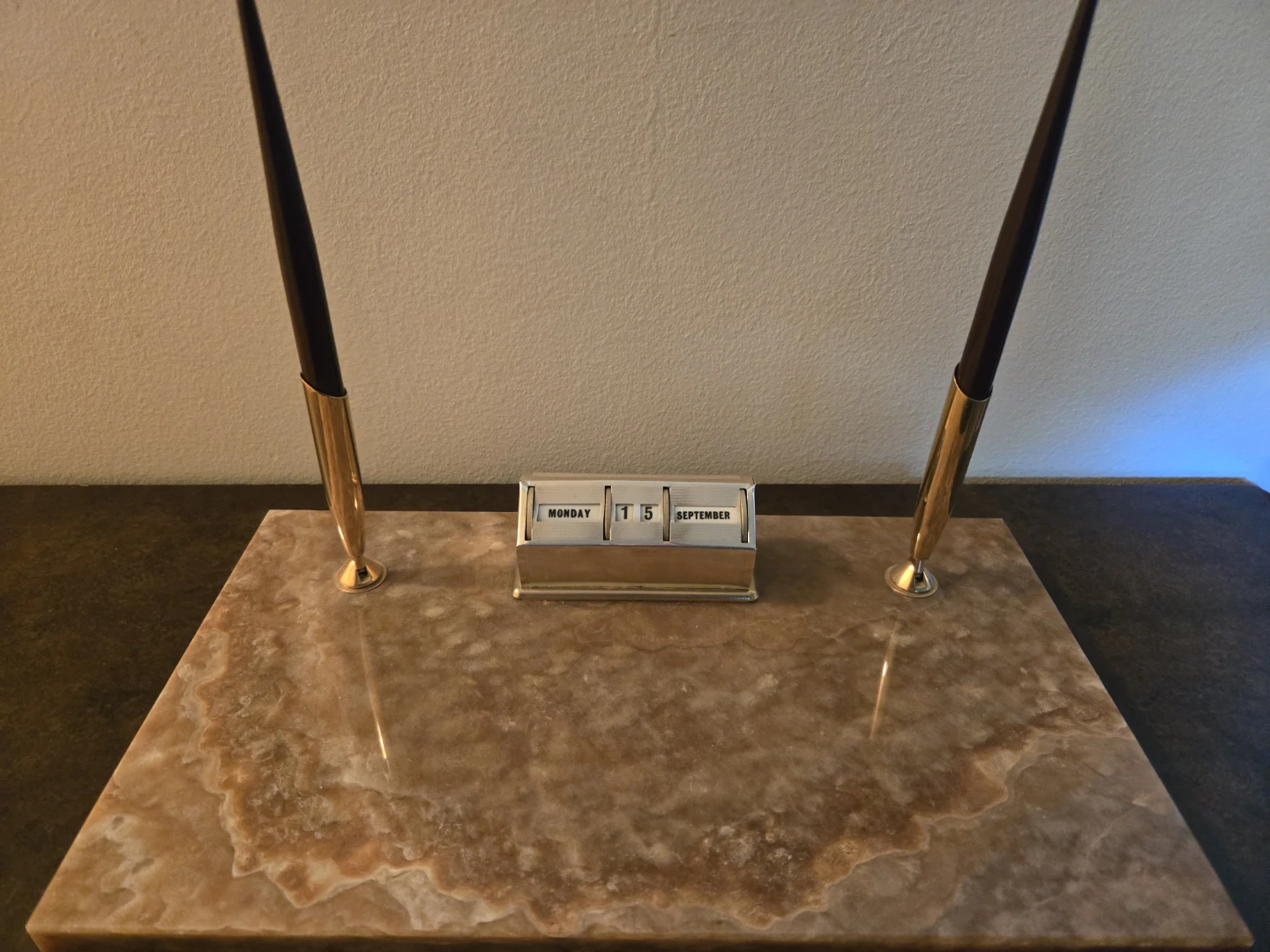 Vintage Onyx Stone Double Pen Holder with Perpetual Calendar