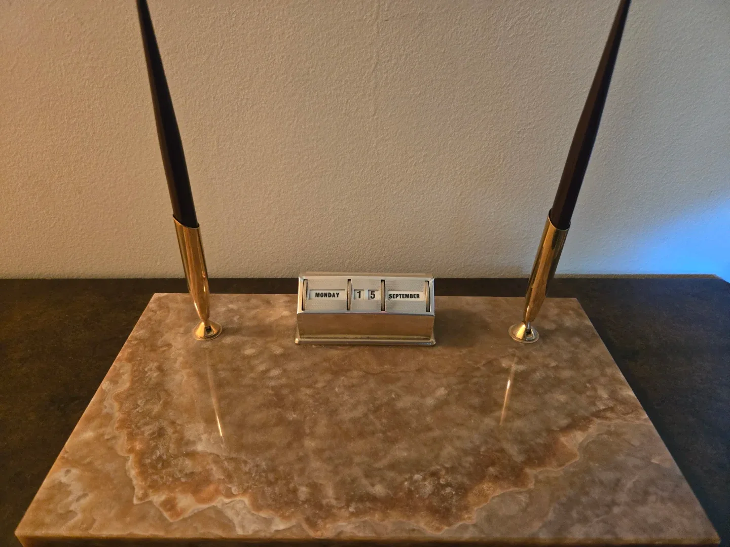 Vintage Onyx Stone Double Pen Holder with Perpetual Calendar