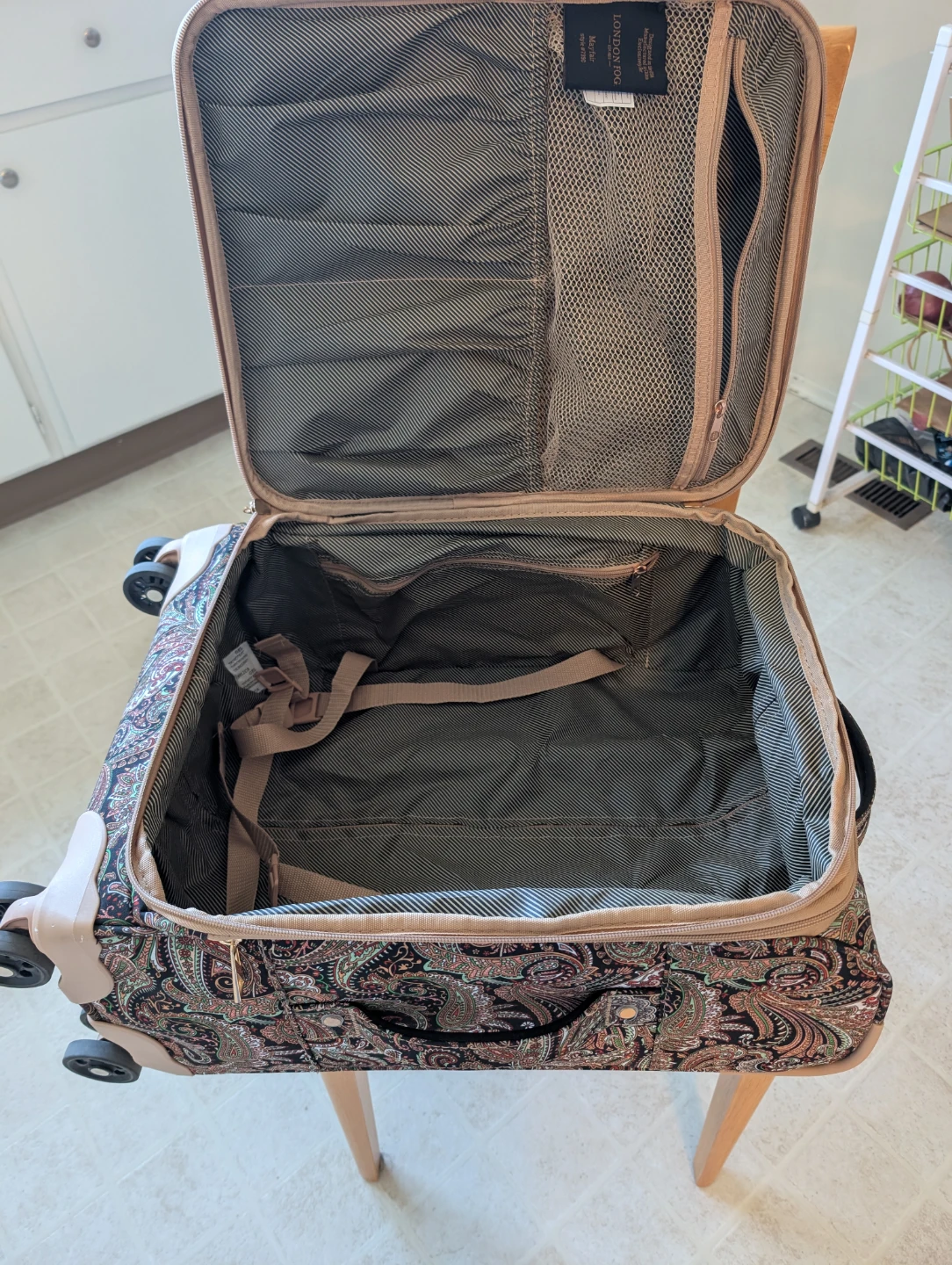 London Fog carry-on - photo 3