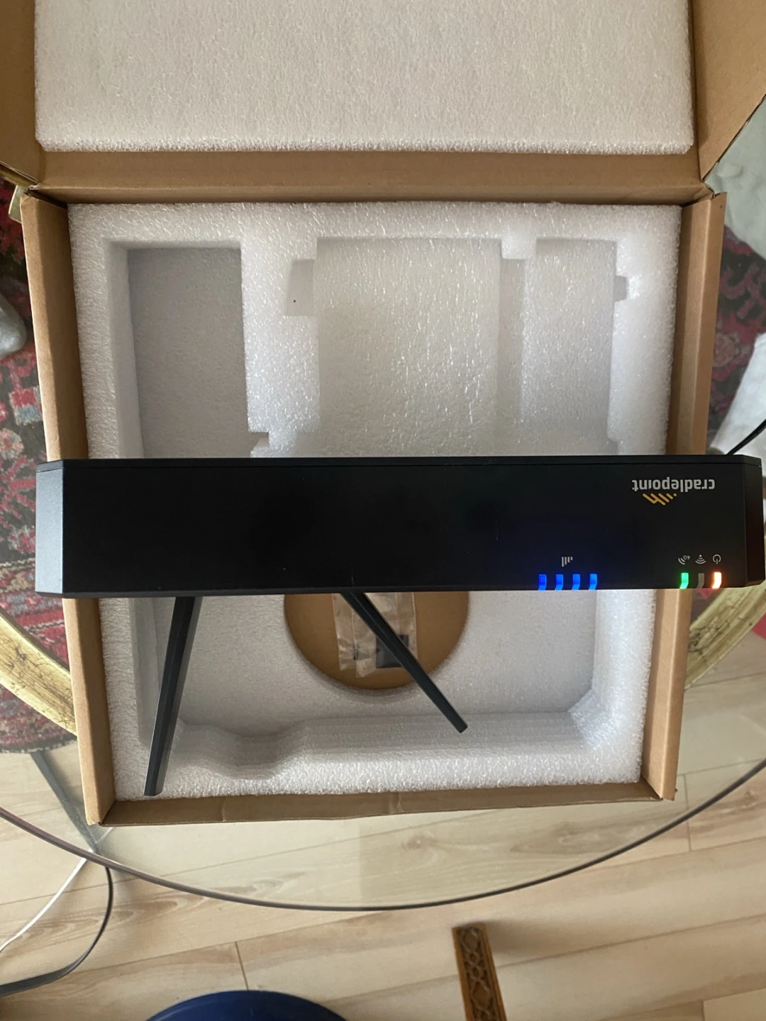 Cradlepoint e100-C7C 5G router - photo 3