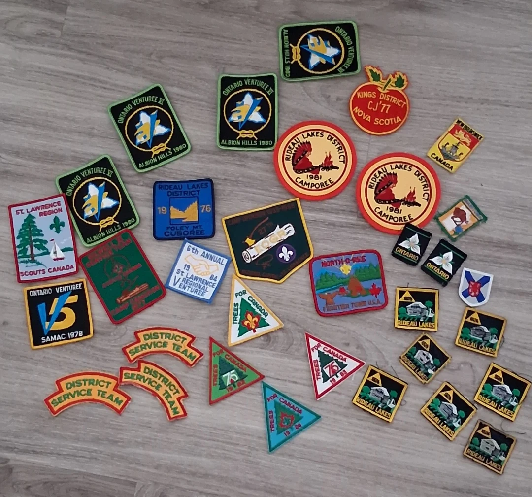 Collection of Canadian Scout Patches - photo 2