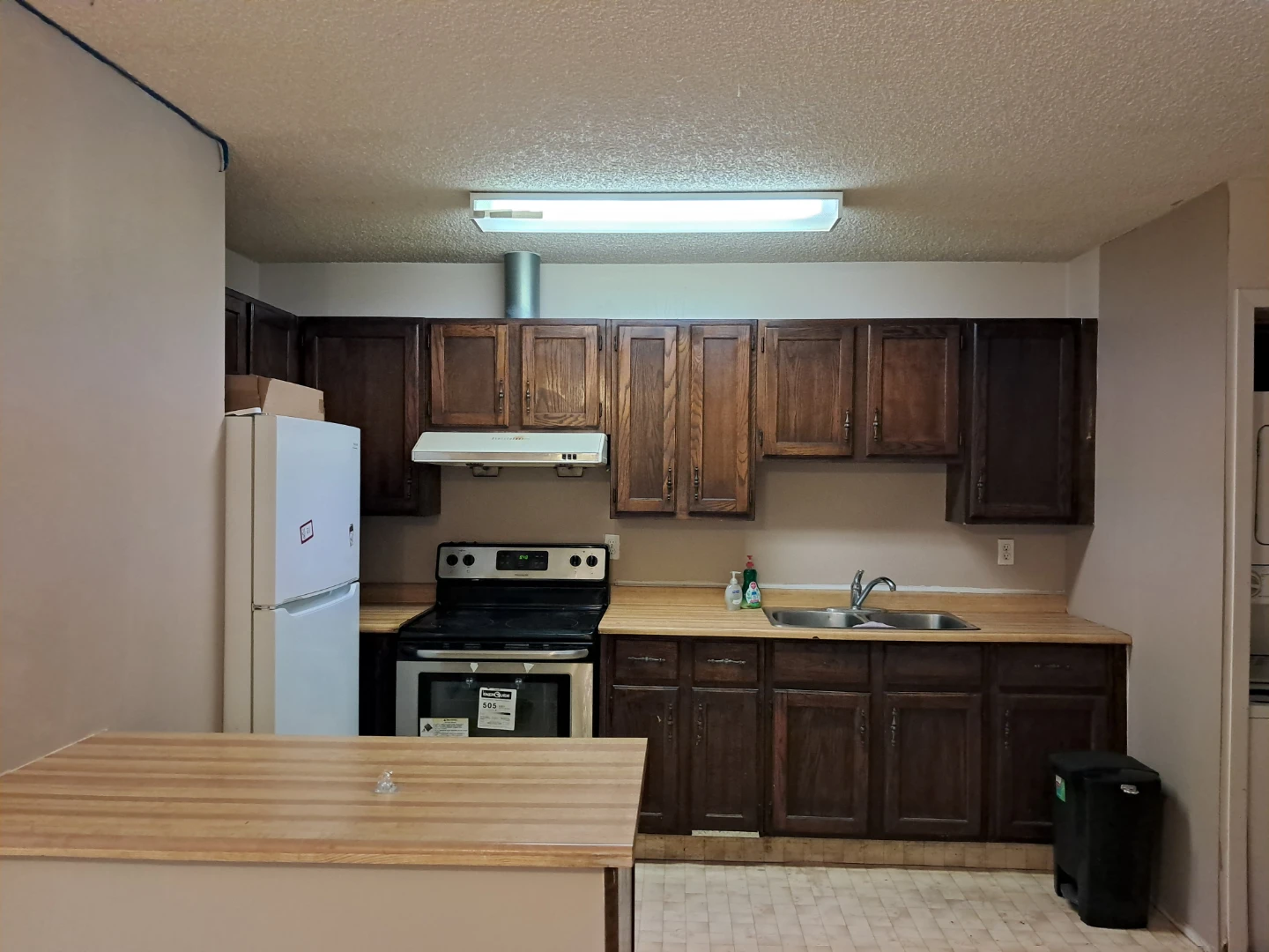 Main floor for rent - photo 5