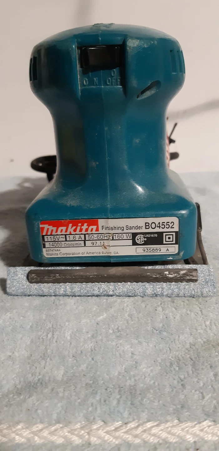 Makita Finishing Sander BO4552