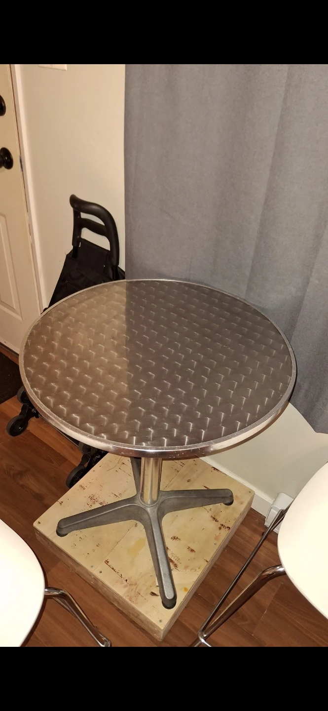 Round metal bistro table with 2 chairs