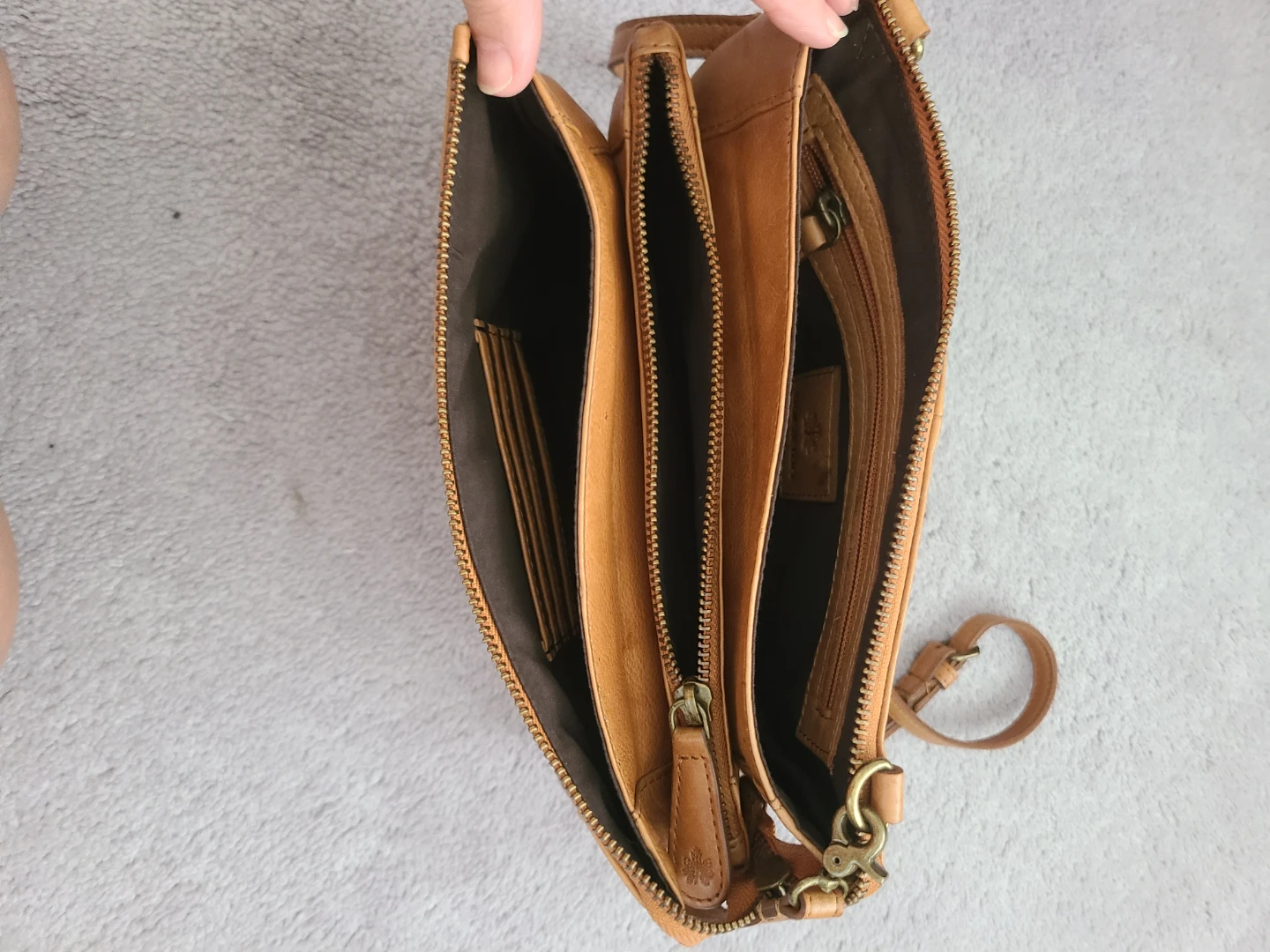 Oak & Tan Leather Crossbody Bag - photo 2