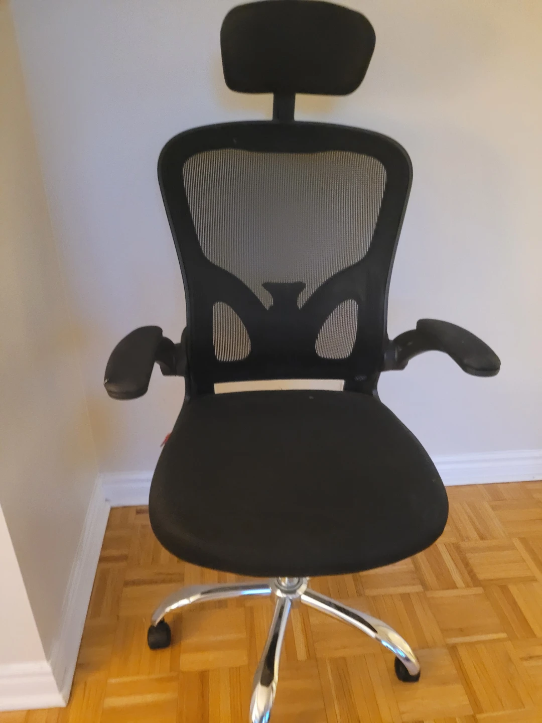 Office Chair with Headrest