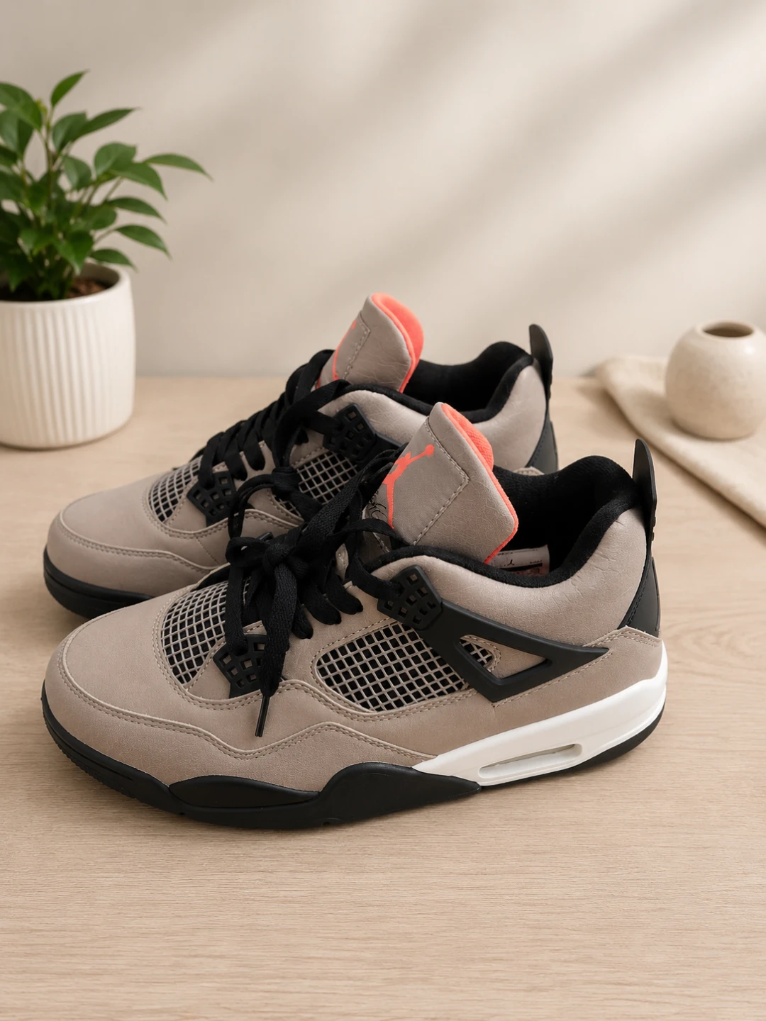 Air Jordan 4 Retro Shoes - photo 2