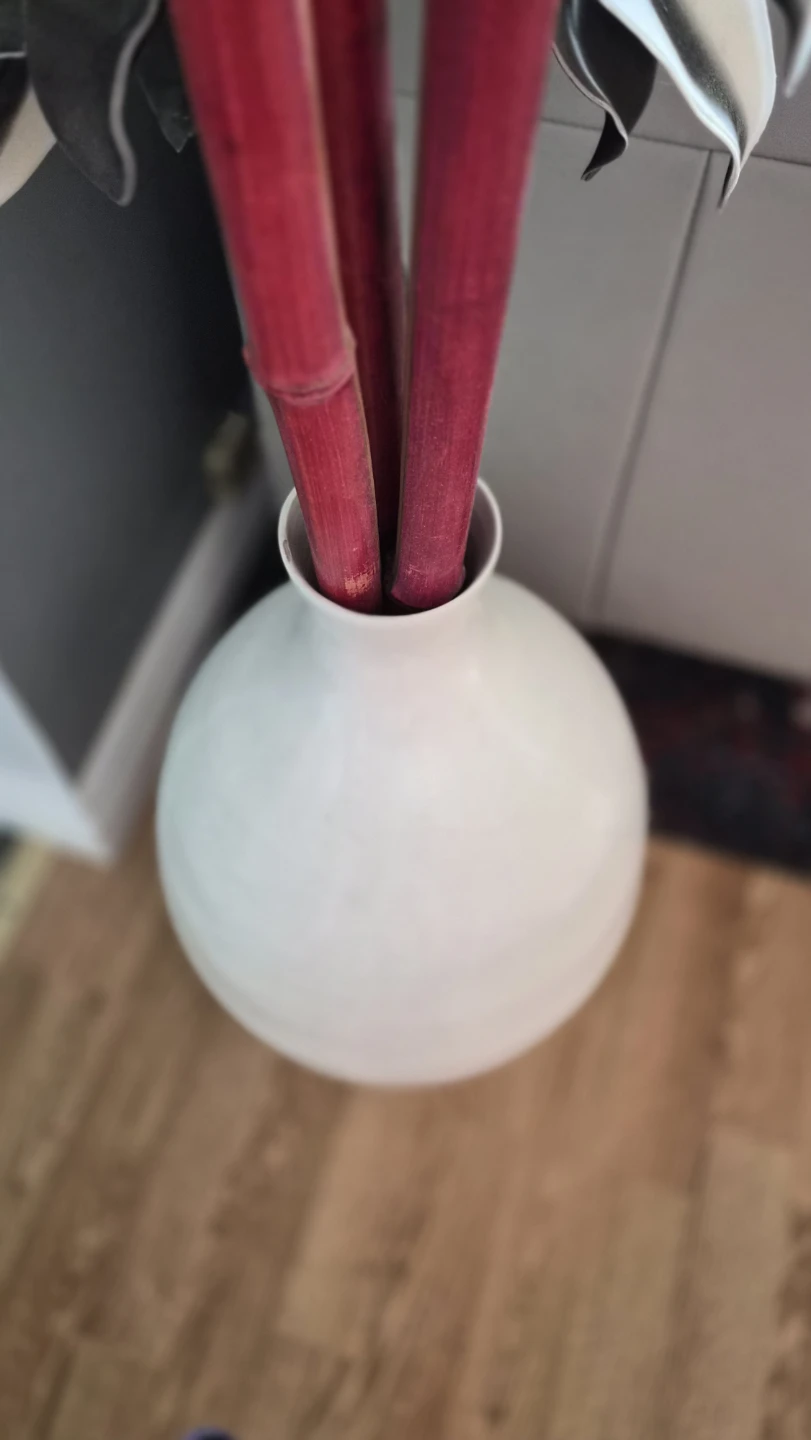 2 Floral Arrangements in Vases - photo 2
