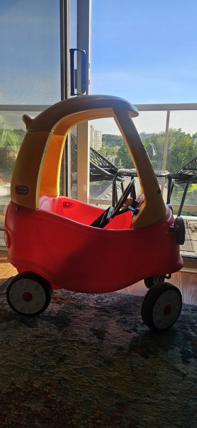 Little Tikes Cozy Coupe Ride-On Car