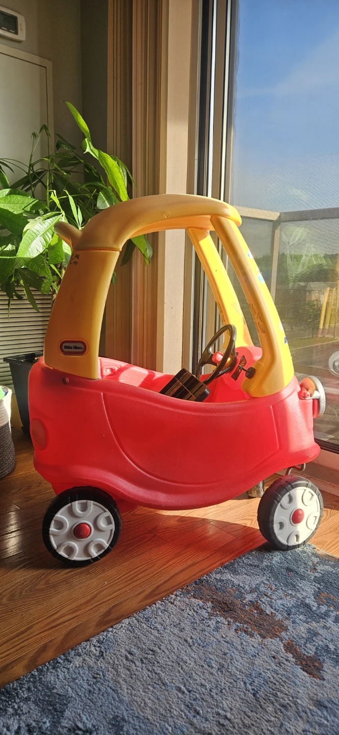 Little Tikes Cozy Coupe Ride-On Car - photo 2