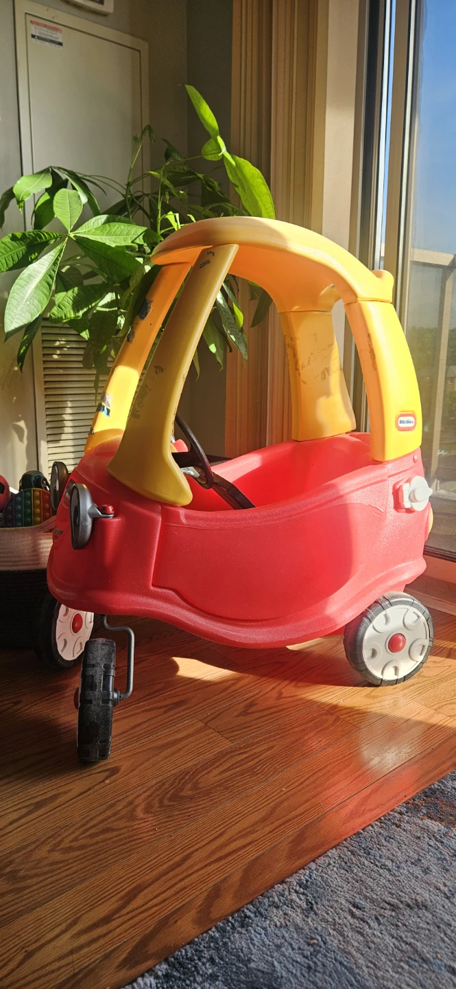 Little Tikes Cozy Coupe Ride-On Car - photo 4