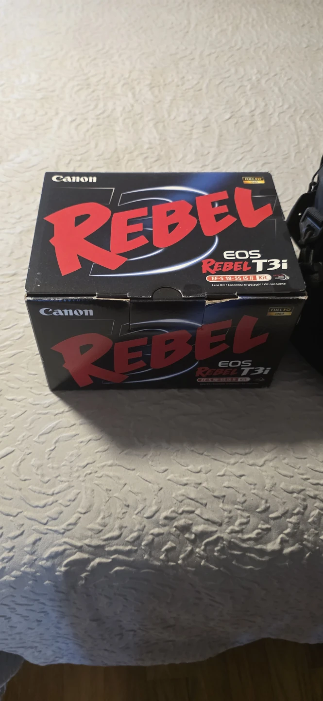 Canon EOS Rebel T3i DSLR Camera with Lens and Bag - photo 5