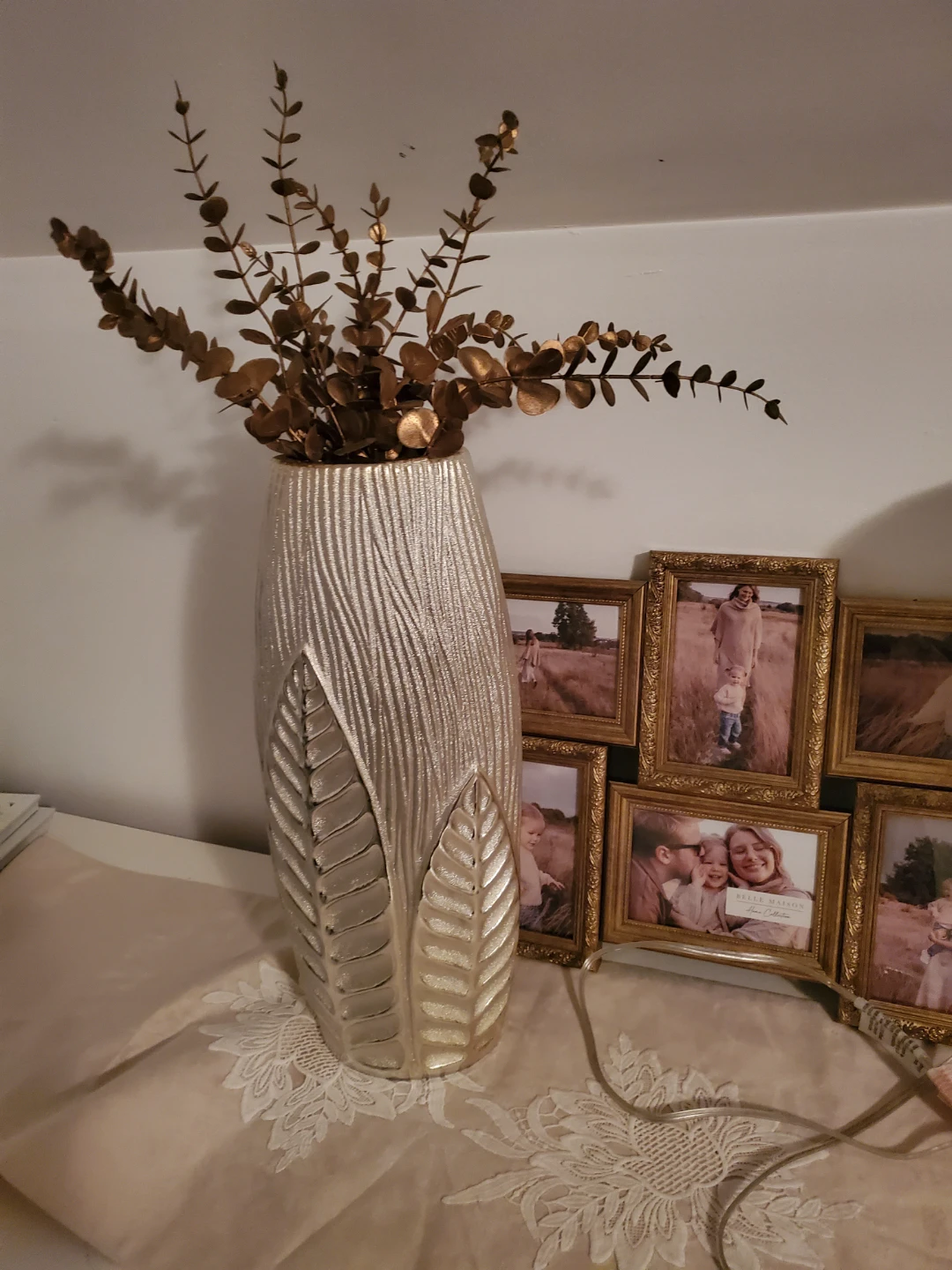 Gold & White Table Lamp - photo 3