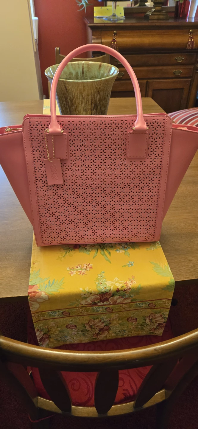 Danier Pink Genuine Leather Tote Bag - photo 2