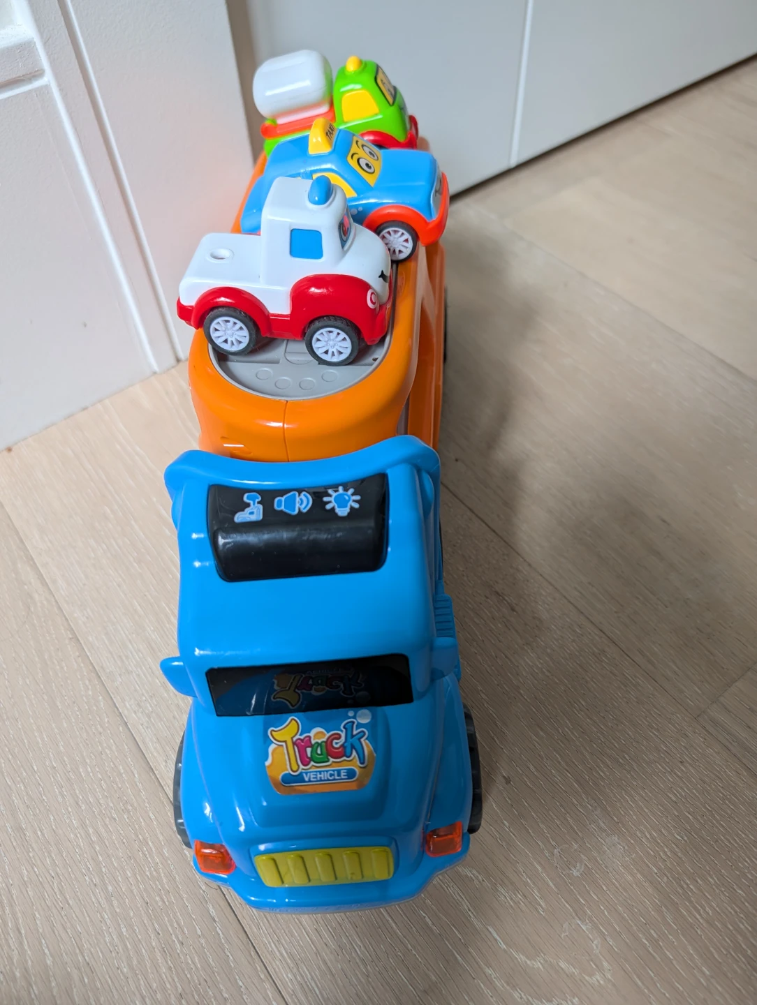 Toy Car Carrier Truck with 3 Cars - photo 3