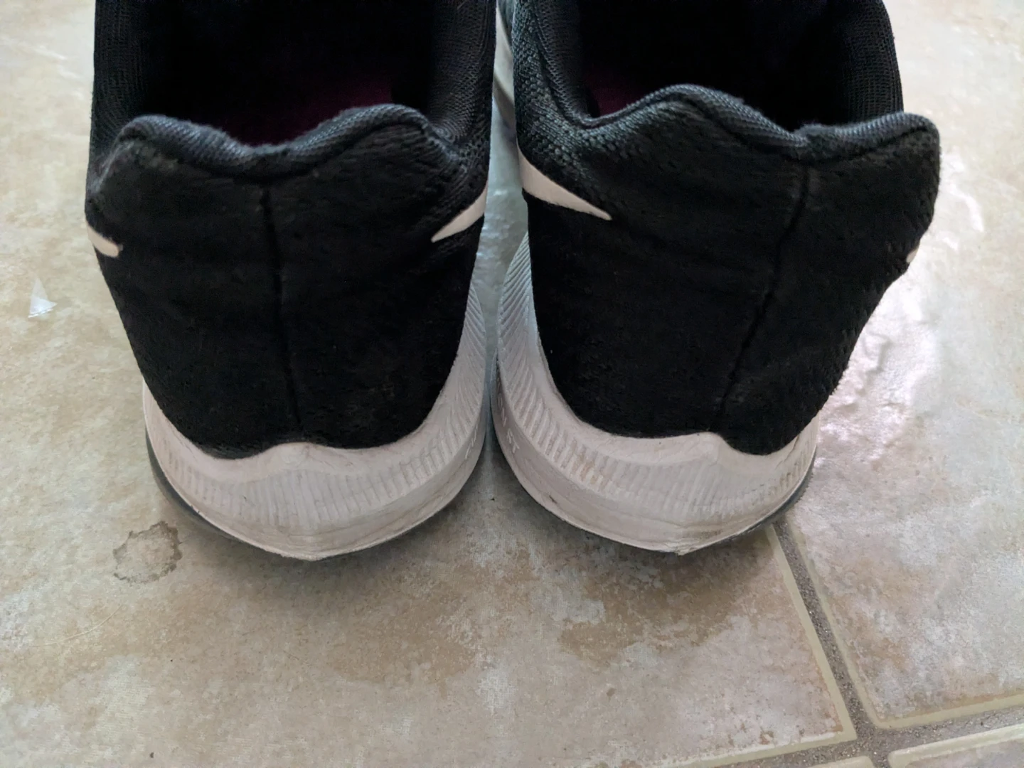 Nike Zoom Winflo 4 Running Shoes - photo 3