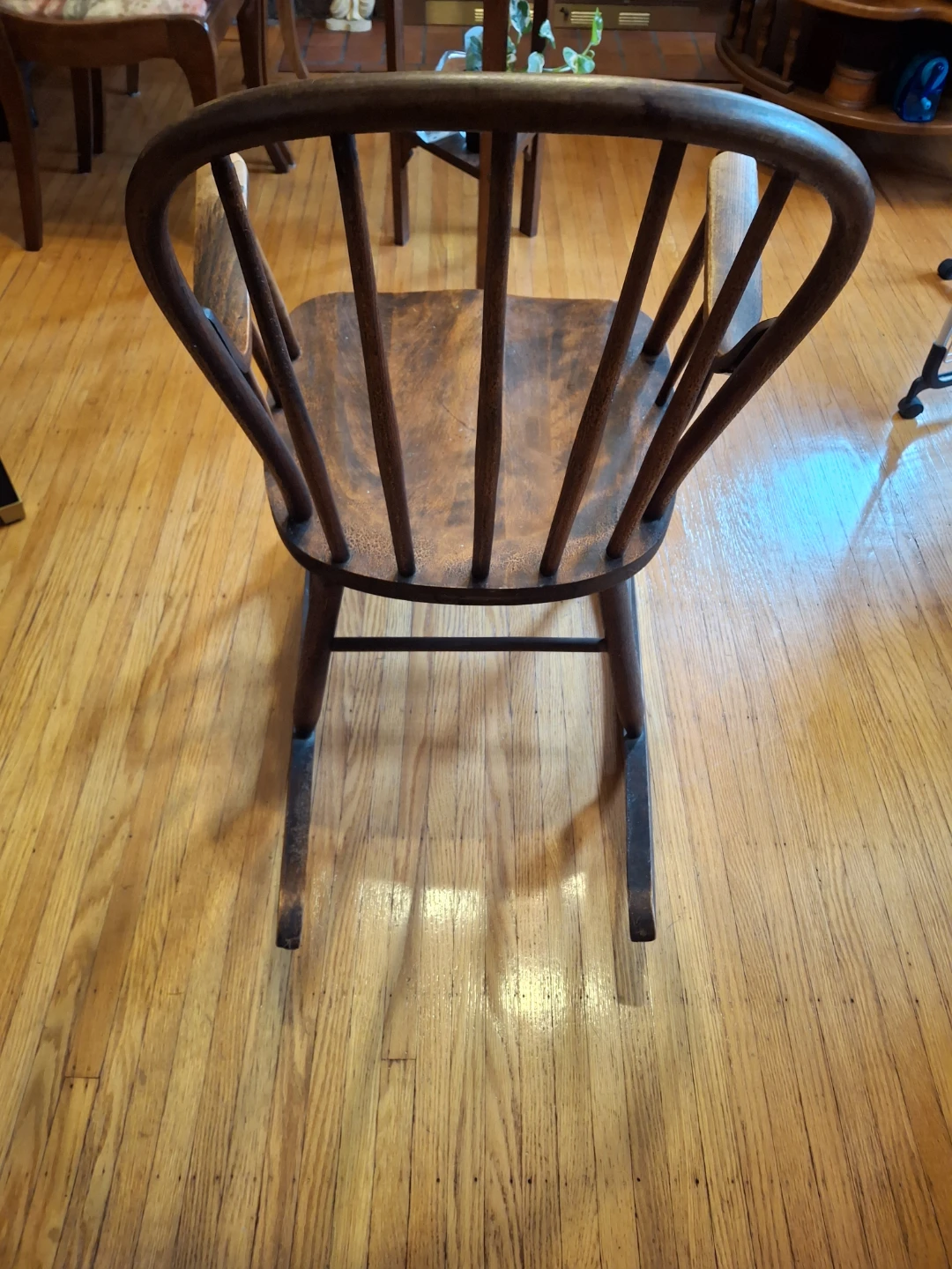 Wooden Rocking Chair - photo 3