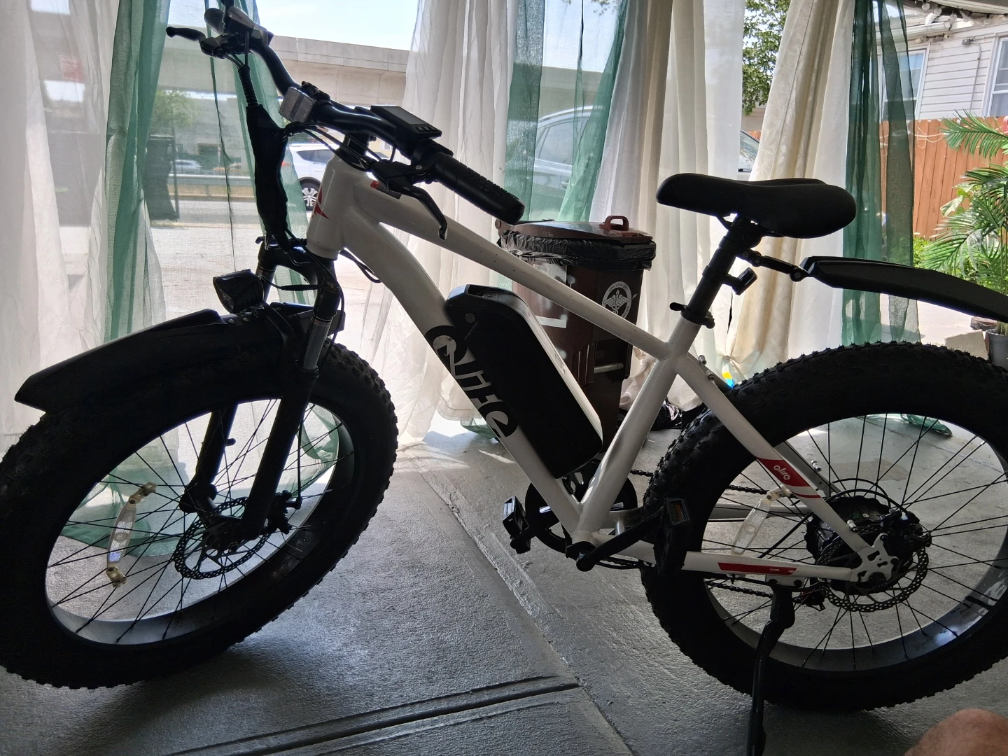 E-bike fully loaded. w. NEW Charger. NEW