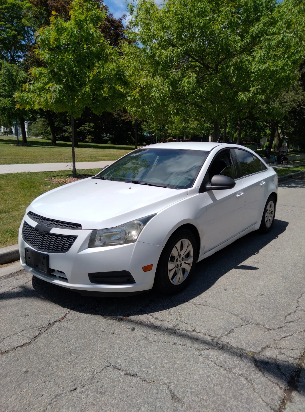 2013 Chevrolet Cruze LS - photo 2