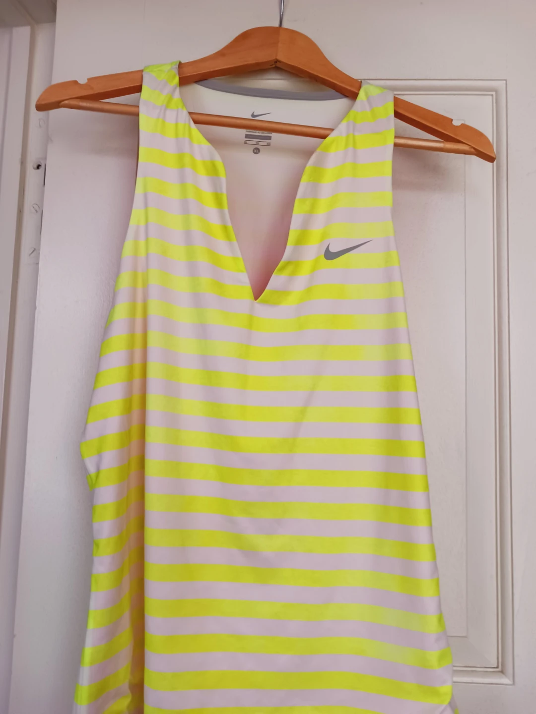 New !! Nike Dri-Fit Neon Yellow Striped Tank Top XL - photo 4