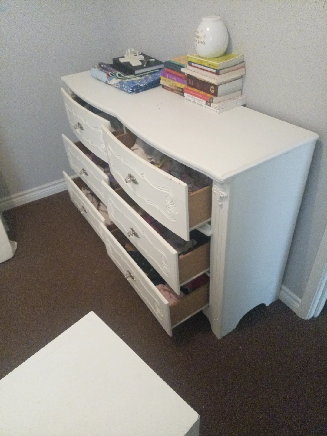 Like new 6 drawer dresser and big framed mirror ,separately - photo 3