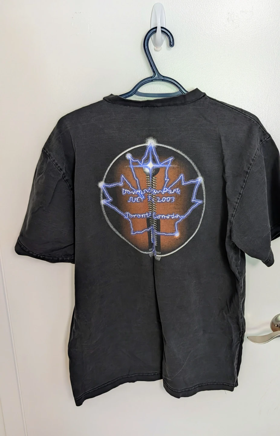 AC/DC Toronto 2003 T-Shirt  - Men's Size Medium - photo 2