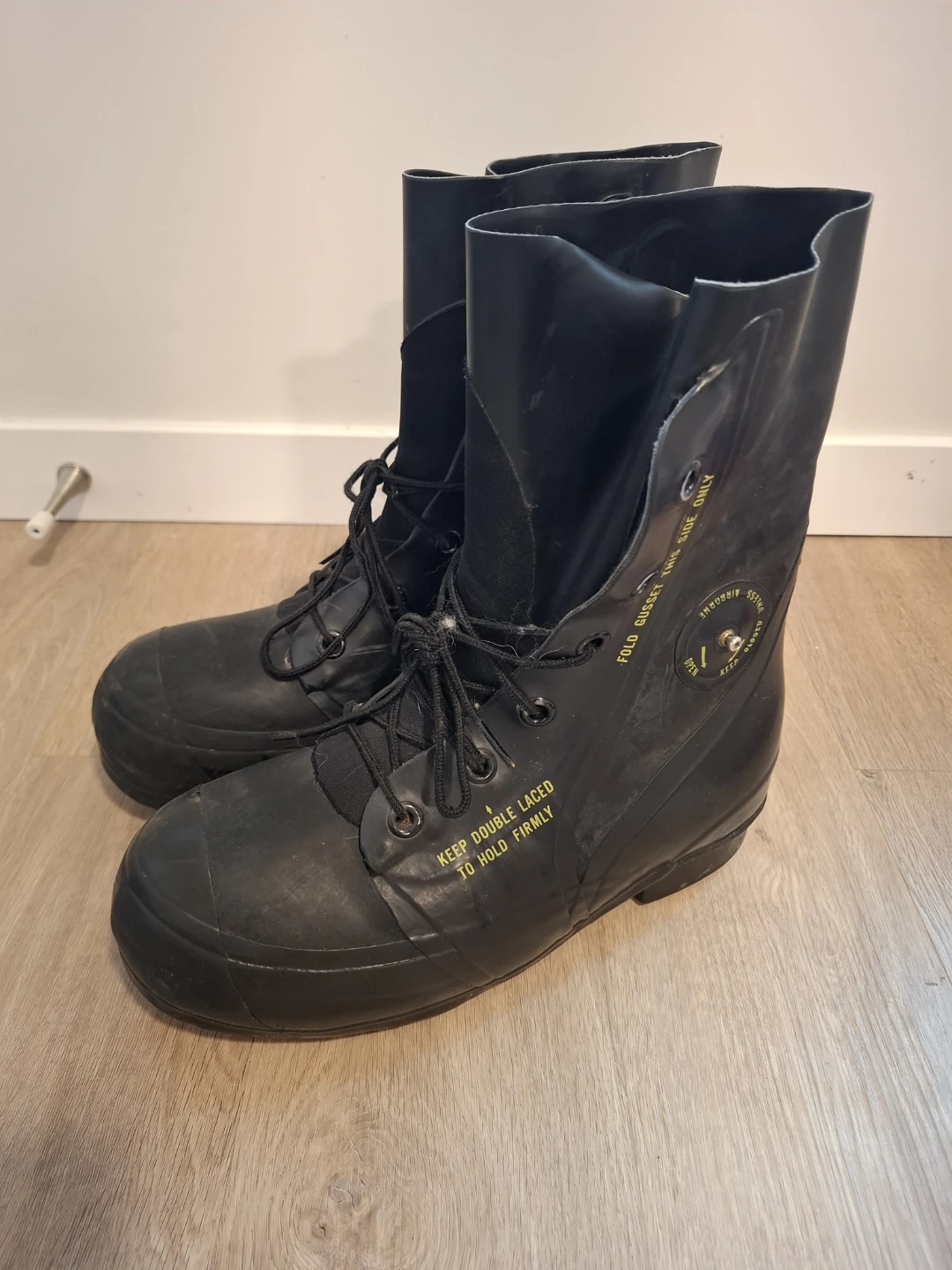 Black Rubber Boots Size 8R for Winter