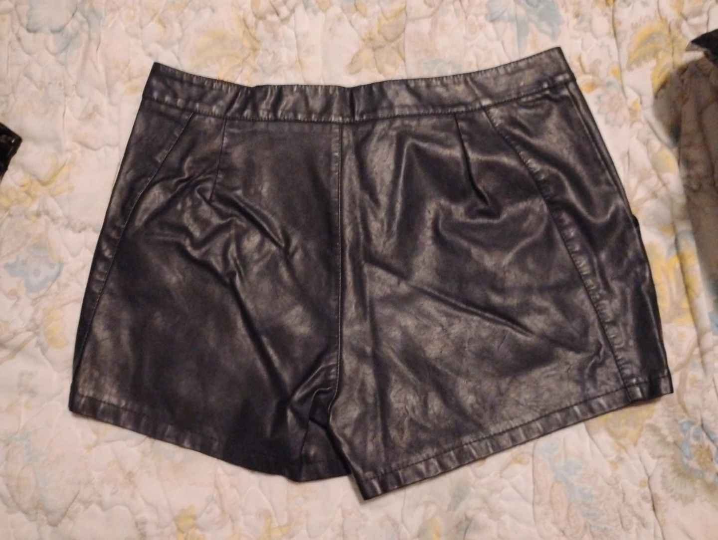 Fashion Nova Faux Leather Shorts XL - photo 2