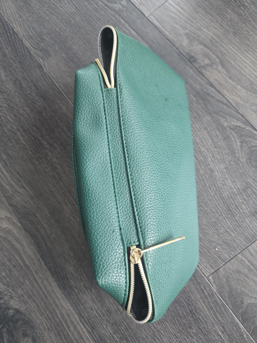 Elizabeth Arden Green Cosmetic Bag