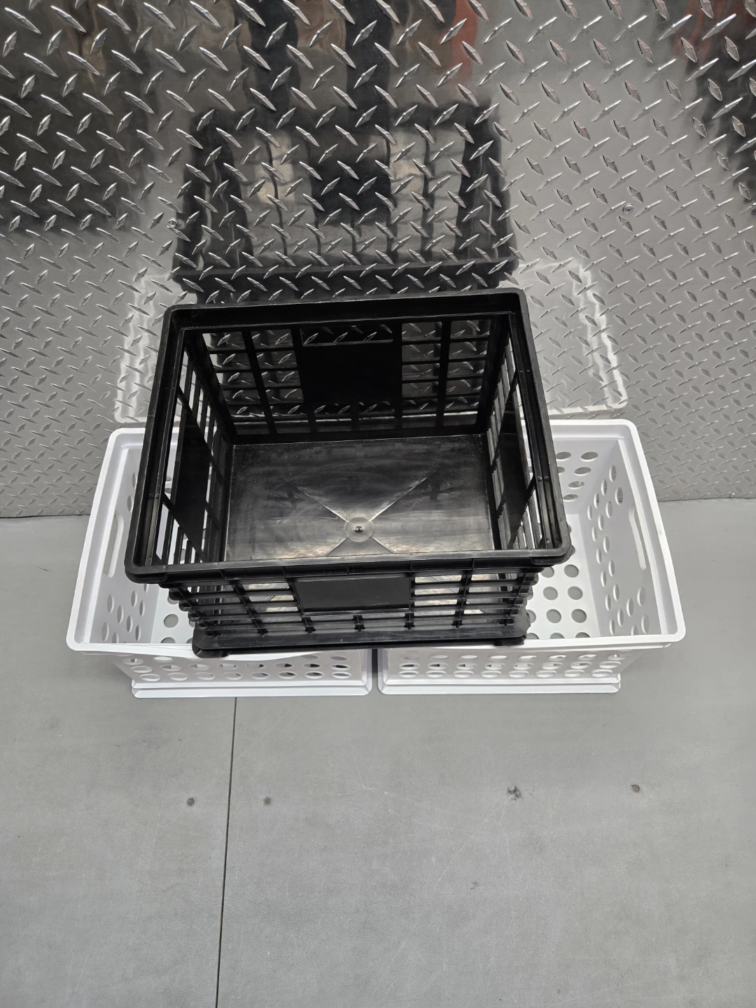Set of 3 Storage Bins: 2 White, 1 Black - photo 4