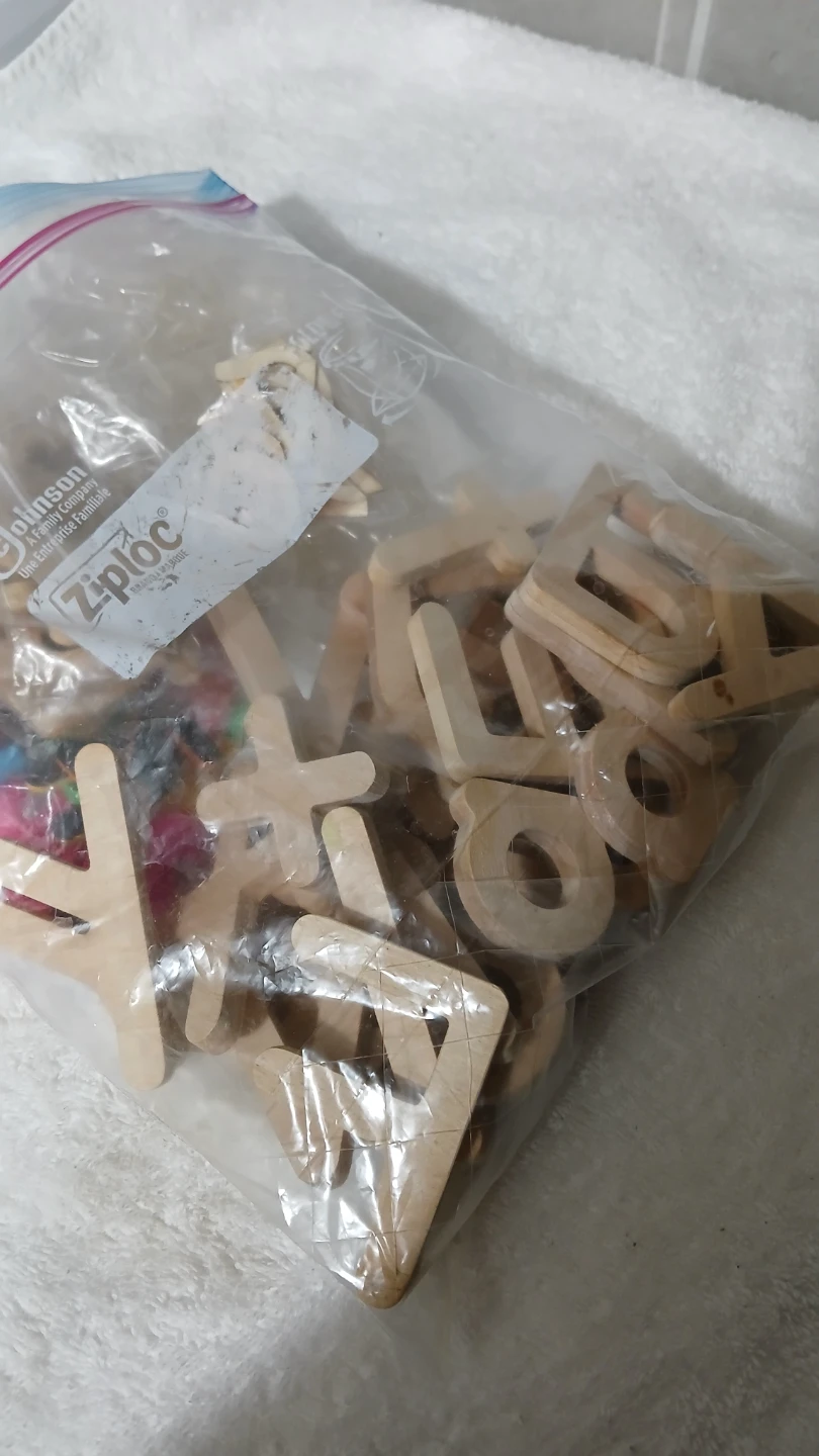 Bag of alphabet letters for $5.00 - photo 2