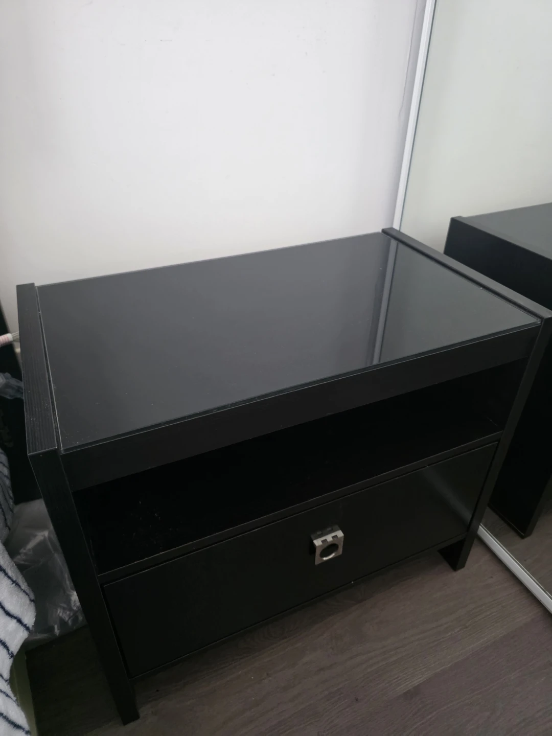 Dark brown night stands( bed side tables)- pair - photo 2