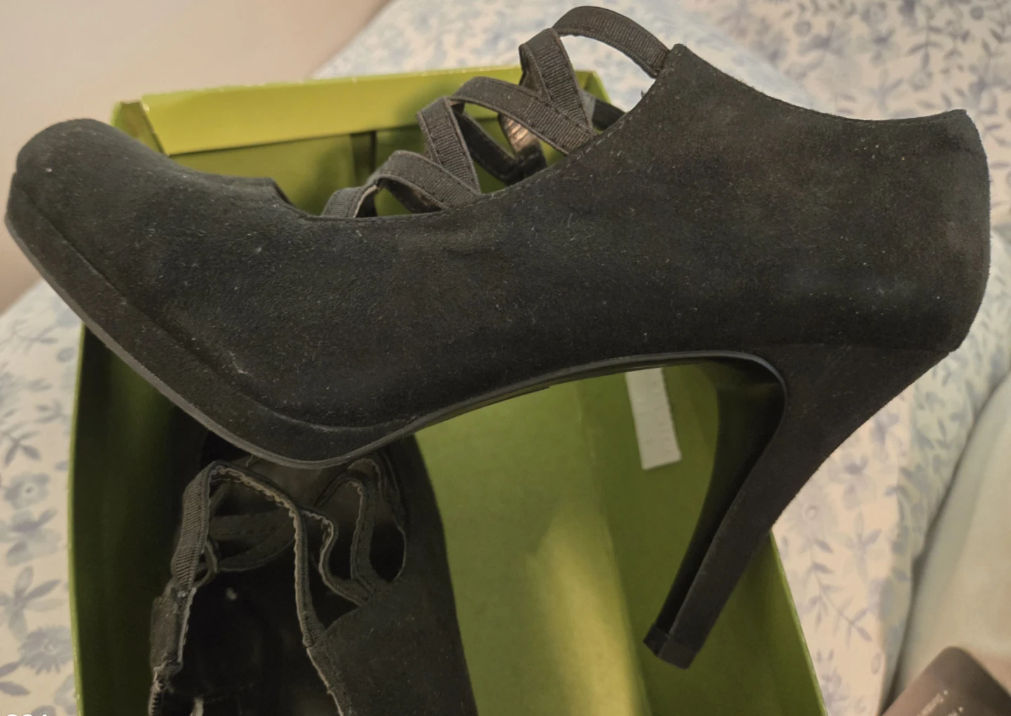 Mootsies Tootsies Black Suede Heels - photo 4