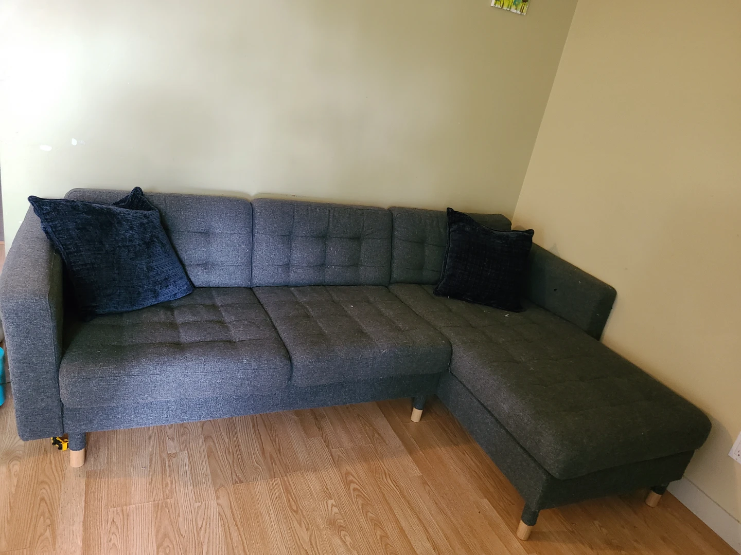 Grey Sectional Sofa with Chaise