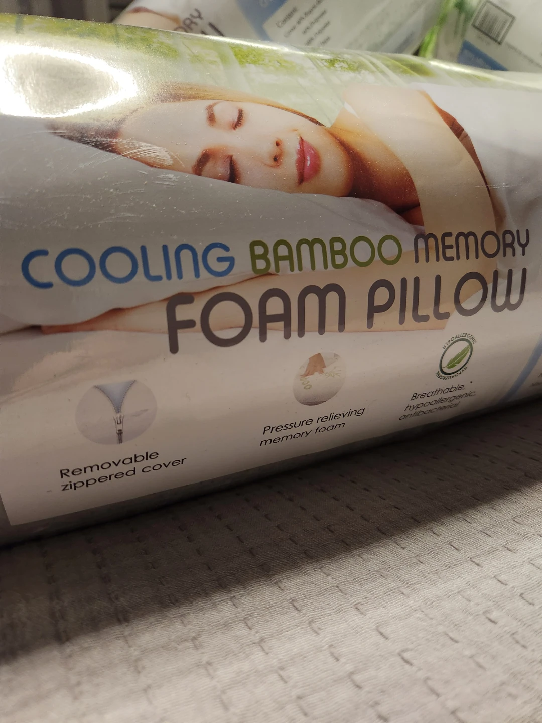 Cooling Bamboo Memory Foam Pillow - Queen Size - photo 2