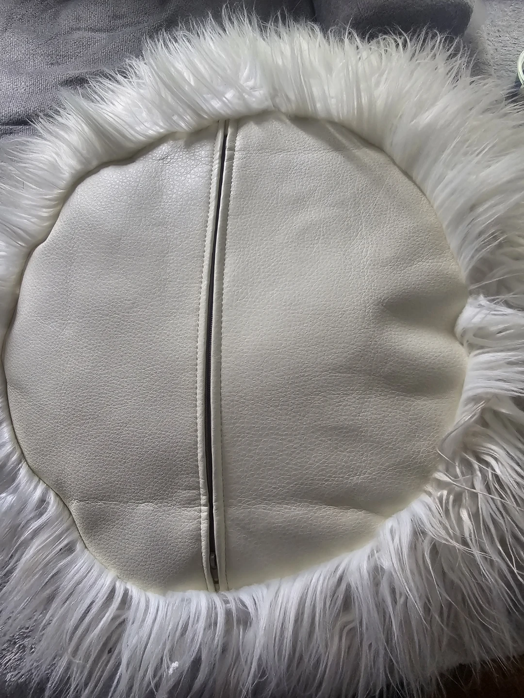 White Faux Fur Round Throw Pillow/Ottoman - photo 4