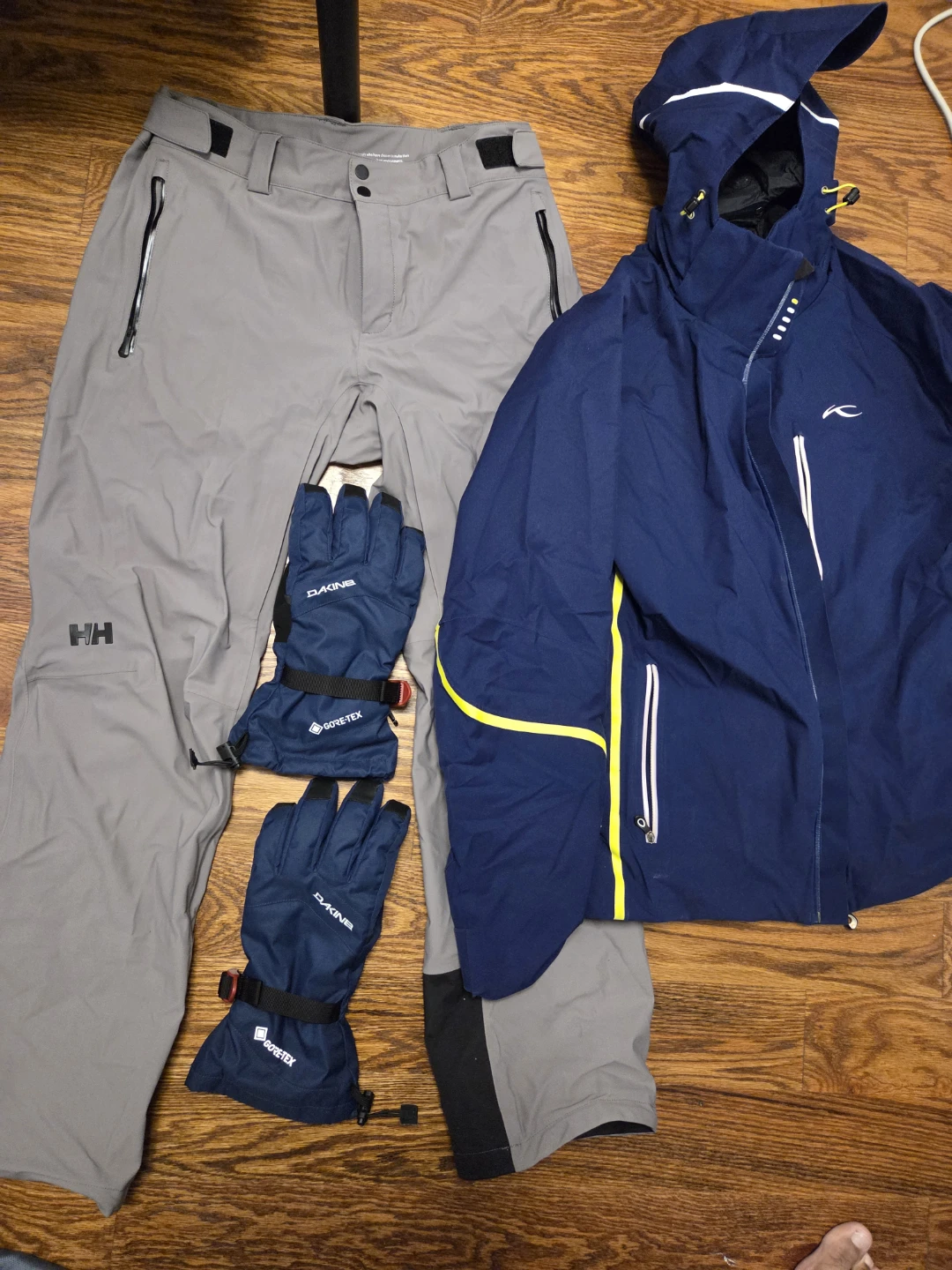 Kjus Ski Jacket and HH Gore-Tex Ski Pants with Dakine Gloves