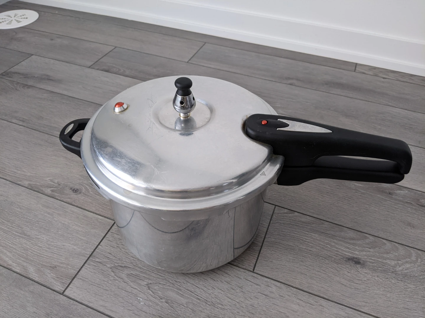 Stainless Steel Pressure Cooker - photo 2