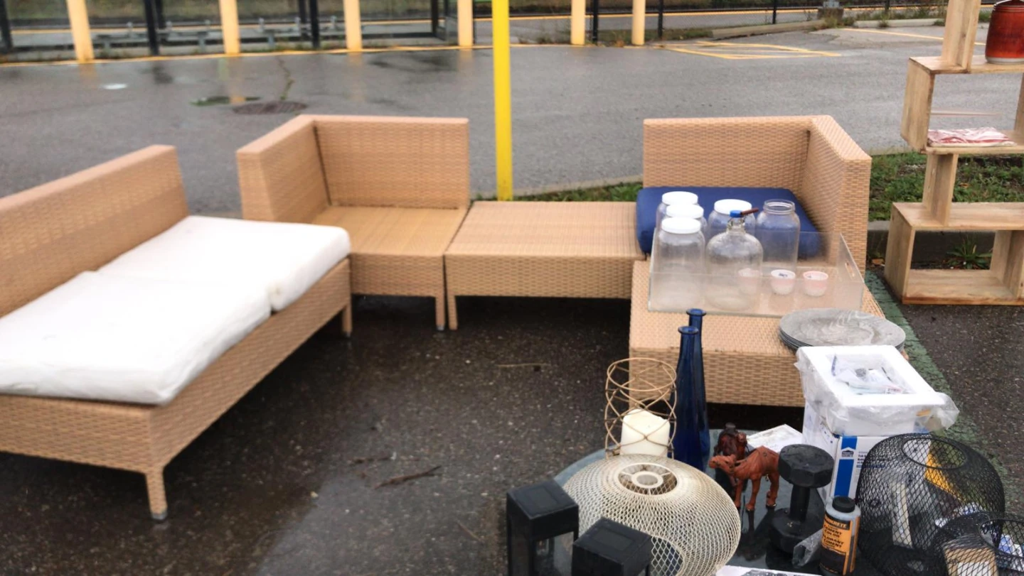 Wicker patio furniture set - photo 3