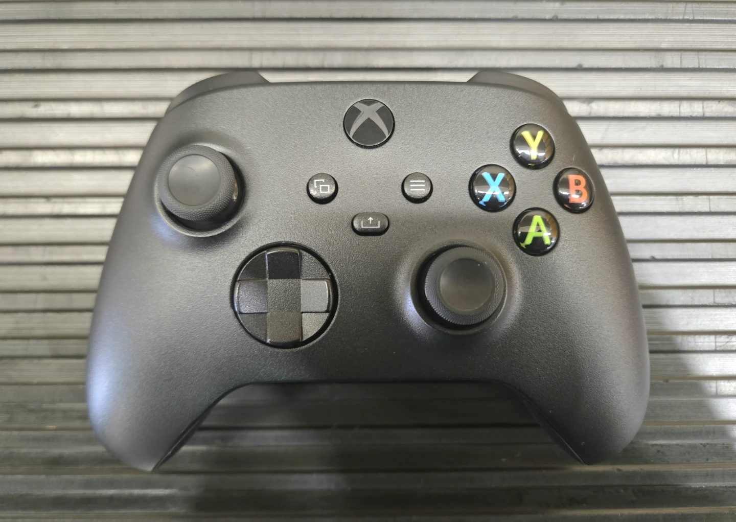 XBOX SERIES X|S CARBON BLACK WIRELESS CONTROLLER