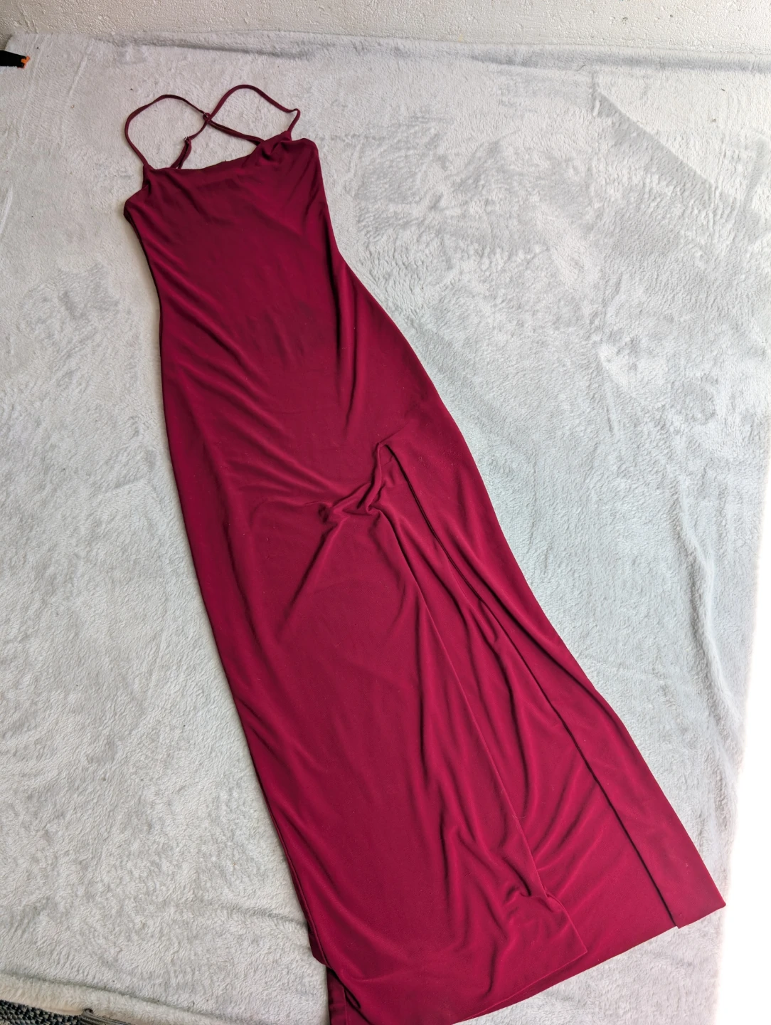 ⚽Aym Hailey bieber Maroon Spaghetti Strap Maxi Dress with Slit