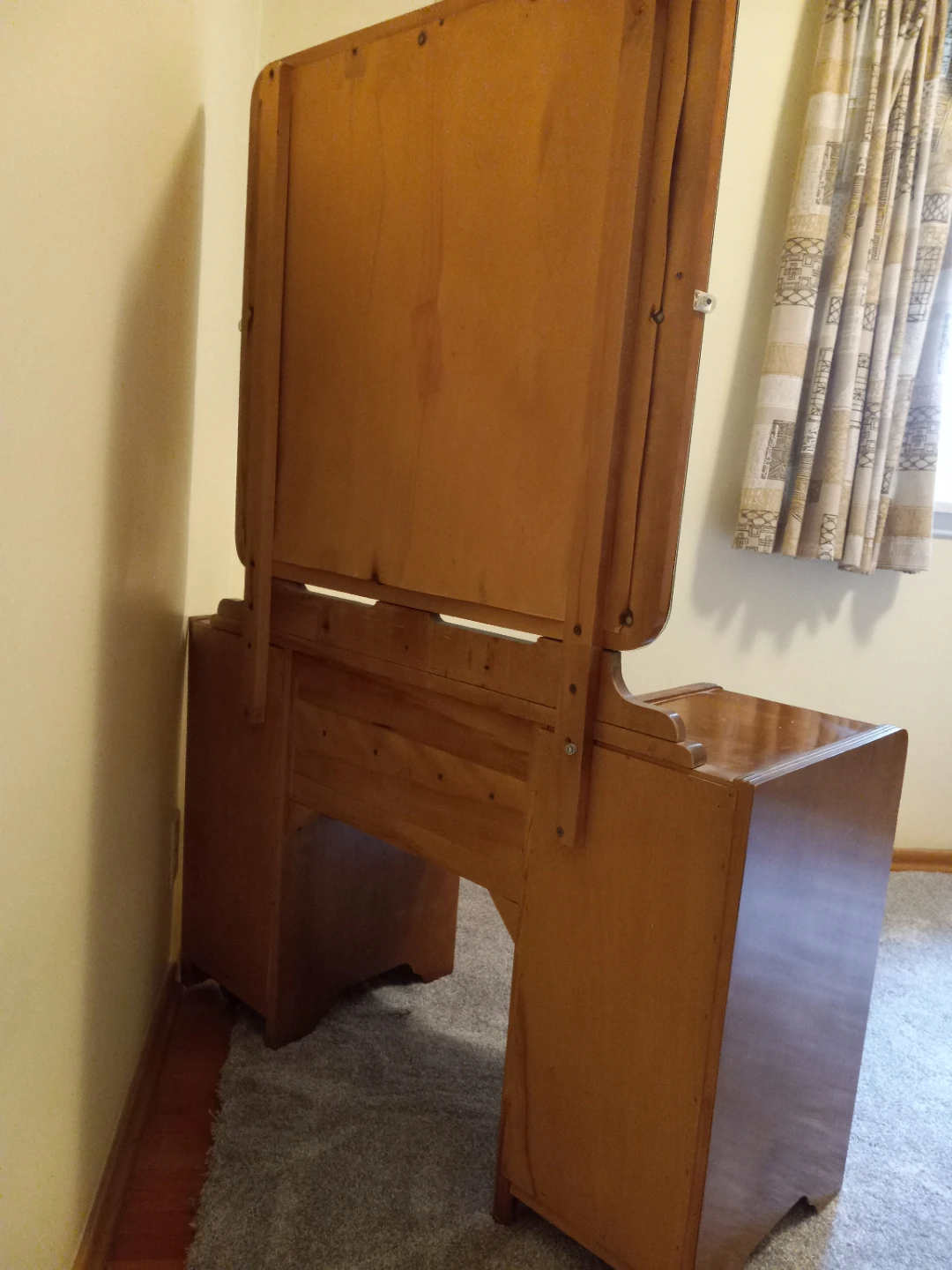 Vintage Vanity Dresser with Mirror - photo 5