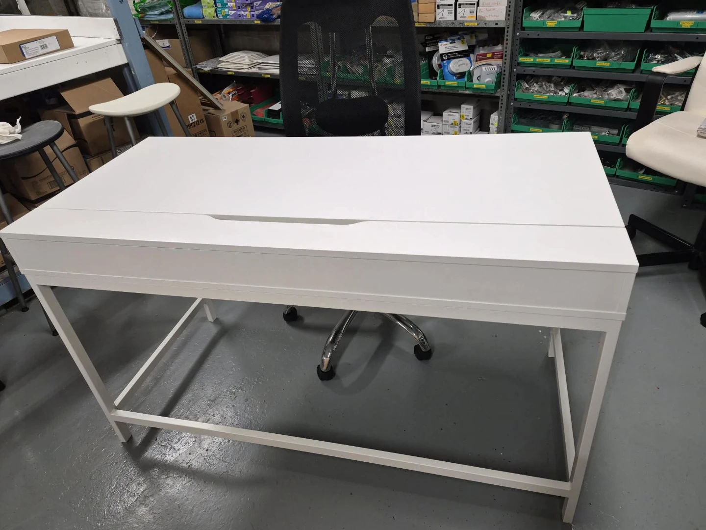 White Desk with Two Drawers - photo 4