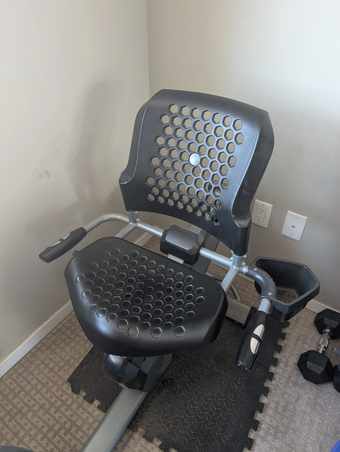 Nautilus R614 Recumbent Exercise Bike - photo 4