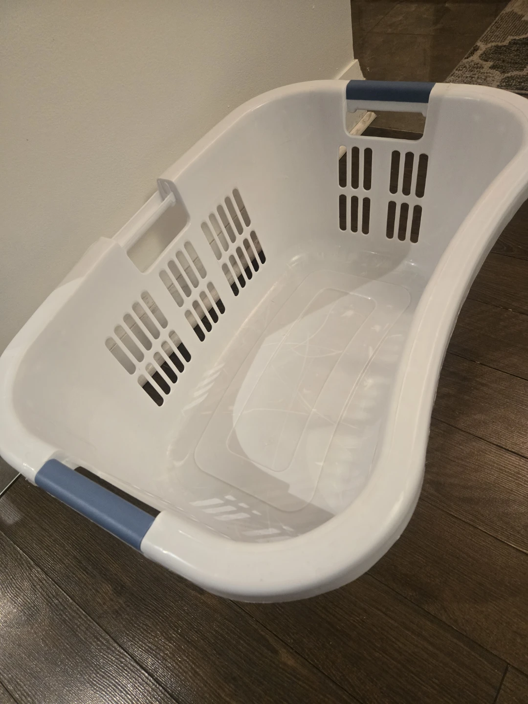 Plastic Laundry Baskets - photo 5