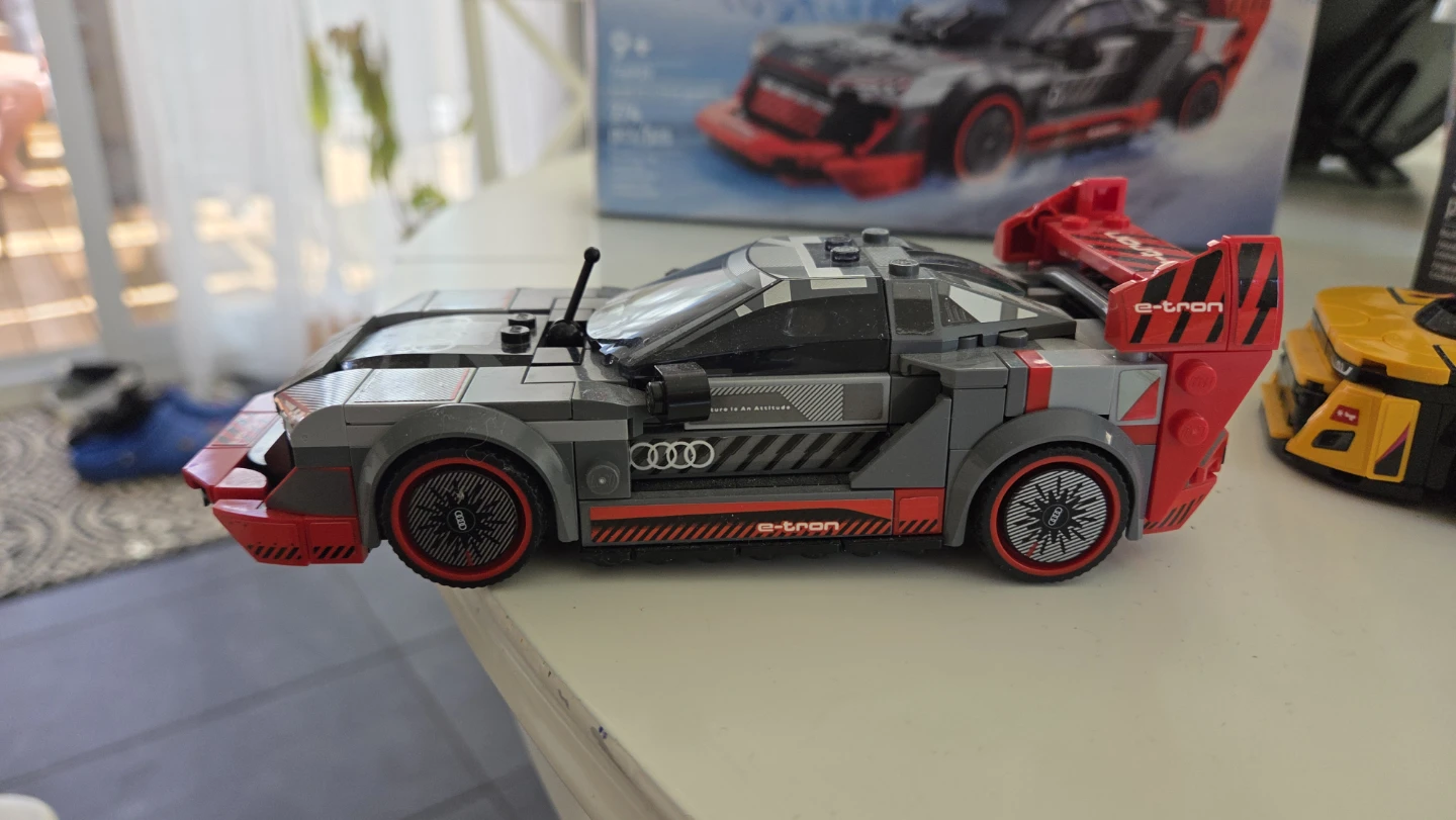 LEGO cars Audi R18 e-tron quattro & Chevrolet Camaro ZL1 - photo 3