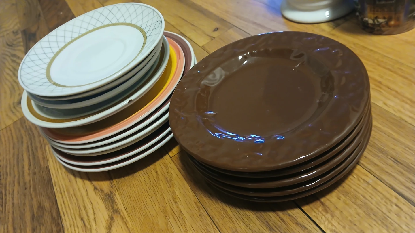 Assorted Dinner Plates - Set of 13 - photo 3