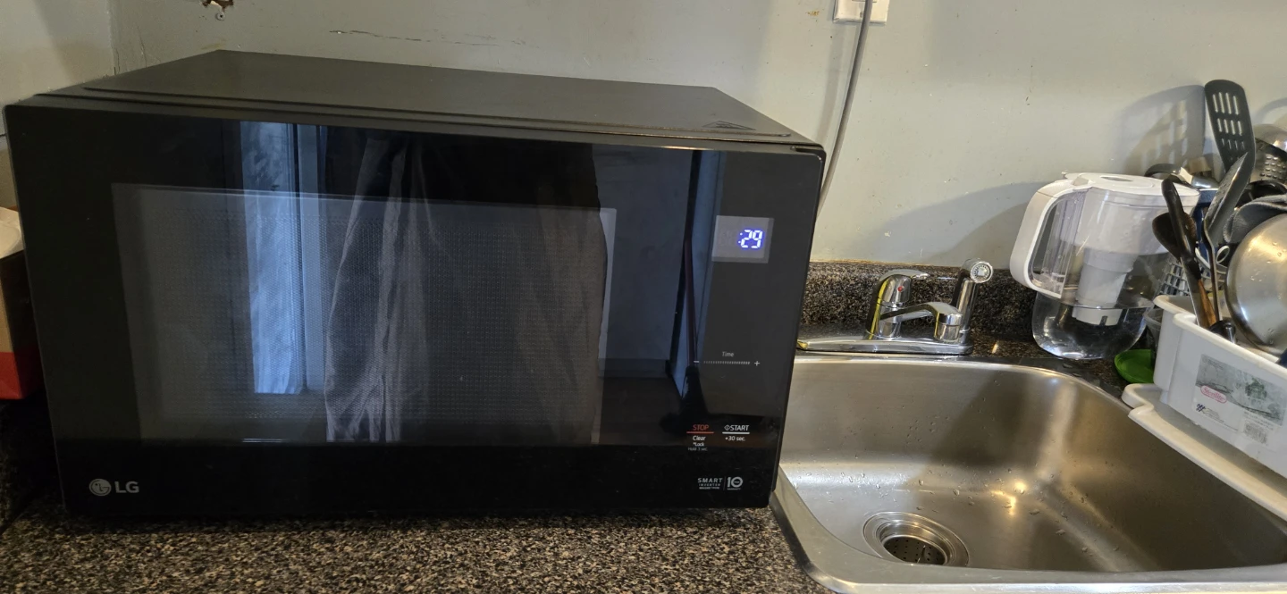 LG Smart Inverter Microwave - photo 3